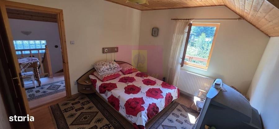 Casă cu 4 camere în Central