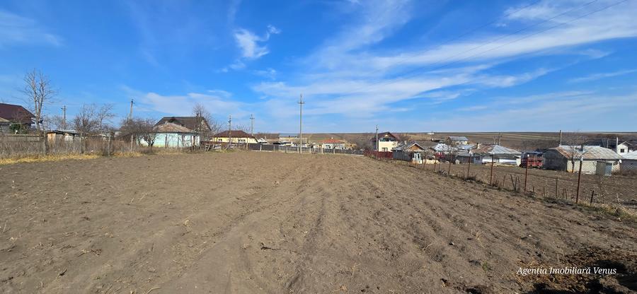 Teren Construcții intravilan de 1423 mp, în Central