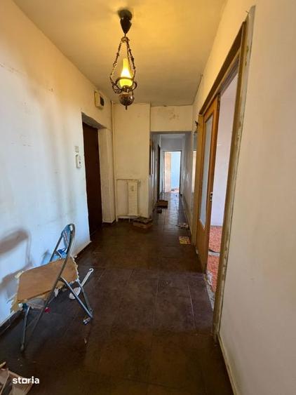 3 Camere et.4/10 An constructie 1989 Zona Crangasi - Stadionul Giulest - 1