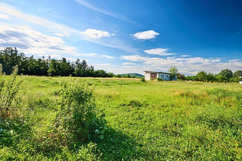 Casă cu 1 camere cu Teren 1100 Mp în Budeasa
