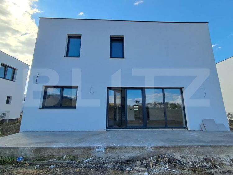 Casă individuală cu 4 camere cu Canalizare în Unirii