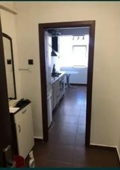 Apartament cu 2 camere semidecomandat în Vatra Luminoasă