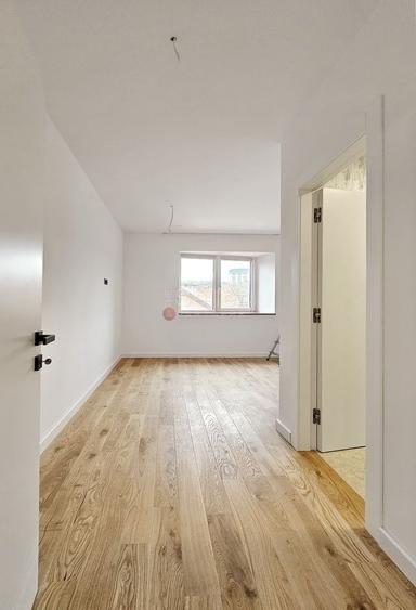 Apartament cu 3 camere decomandat în Brașovul Vechi