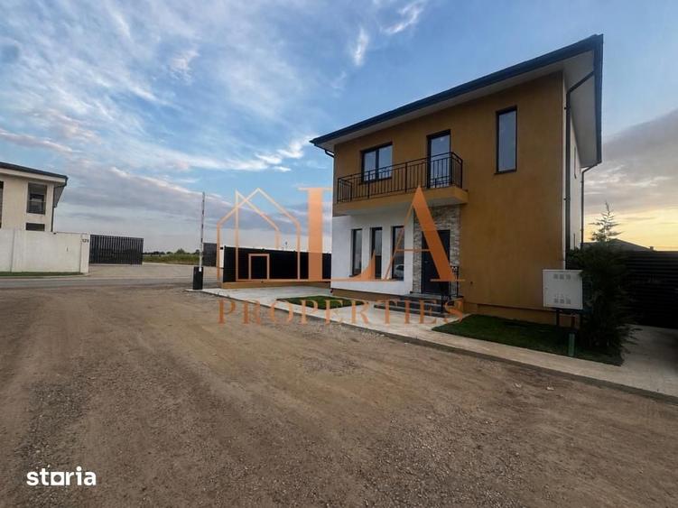 Casă cu 4 camere cu Teren 370 Mp în Clinceni