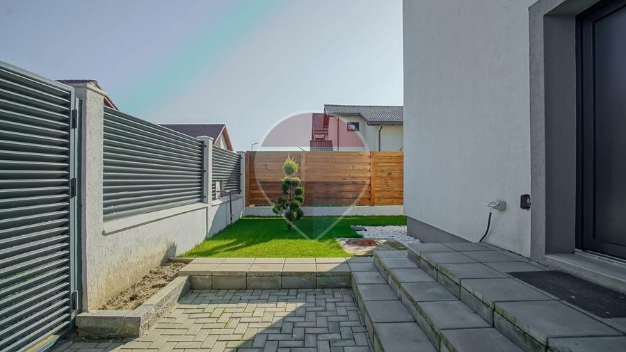 Casă individuală cu 4 camere cu Teren 400 Mp în Tărlungeni