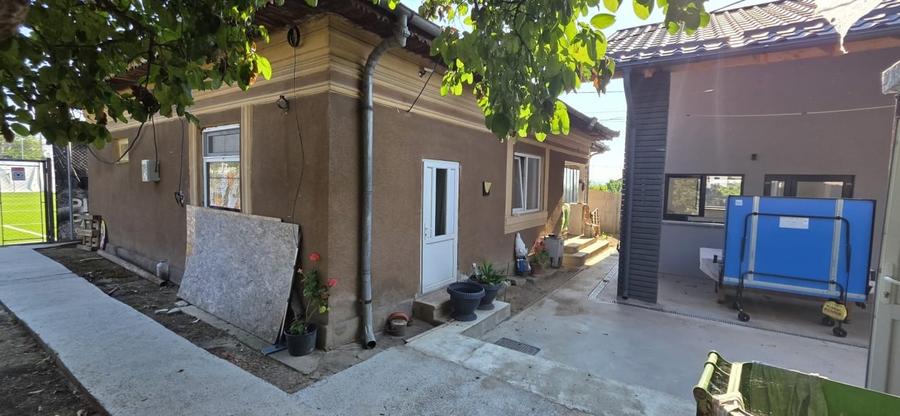 Casă individuală cu 6 camere cu Canalizare în Podari