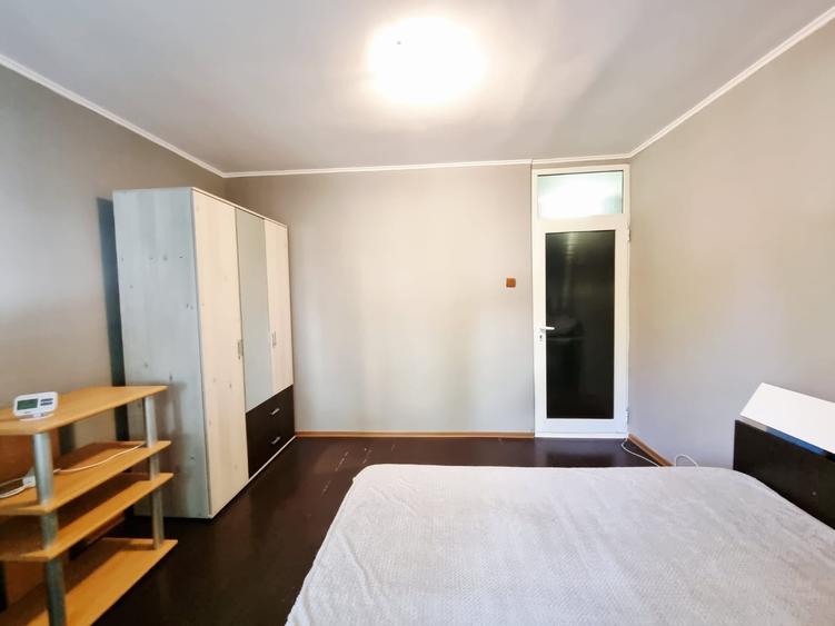 Garsonieră decomandată în