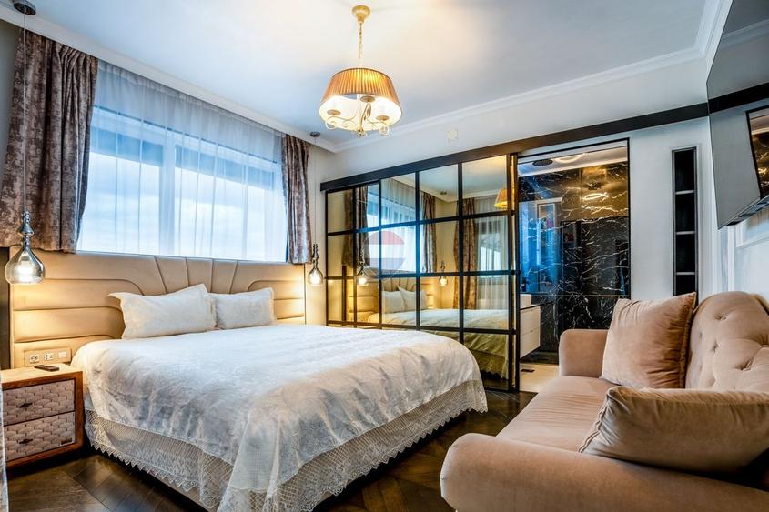 Apartament cu 3 camere semidecomandat, mobilat în Central