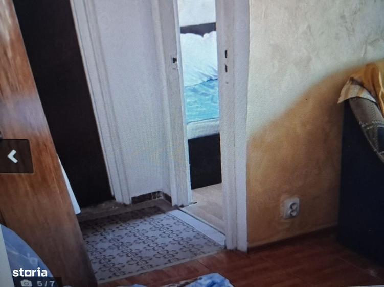 Apartament cu 2 camere semidecomandat în Tei