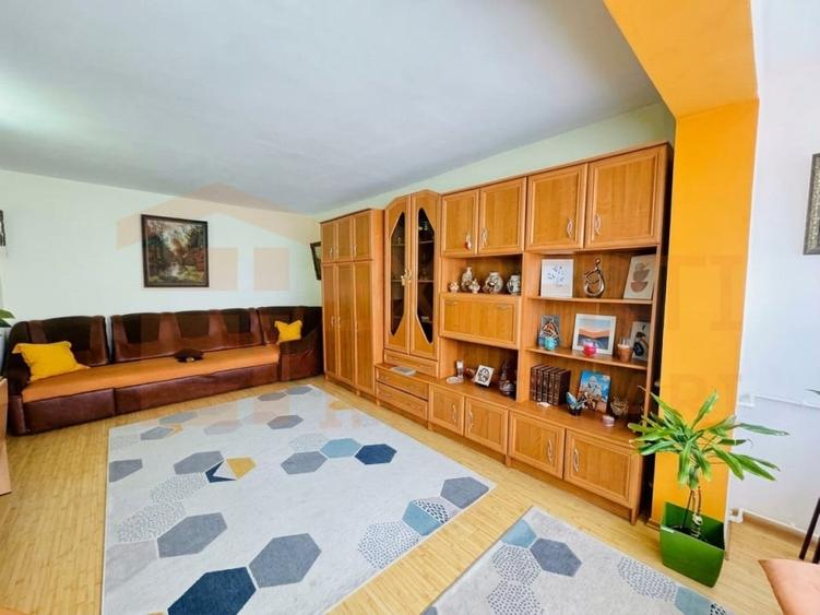 Apartament cu 3 camere decomandat, mobilat în Tomis Nord