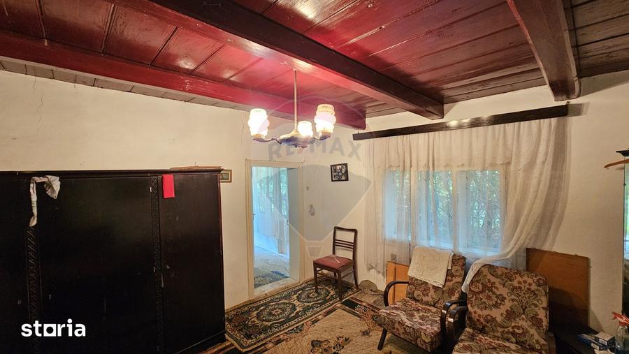 Casă cu 2 camere cu Teren 9200 Mp în Șendriceni