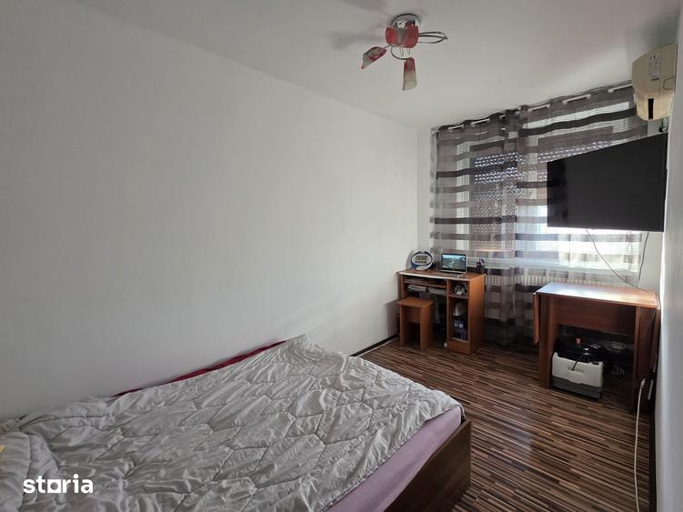 Apartament cu 3 camere semidecomandat în Ultracentral