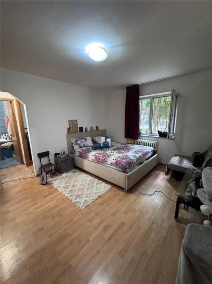 Apartament 2 camere Semidecomandat cf 2 Piata Resita - 6