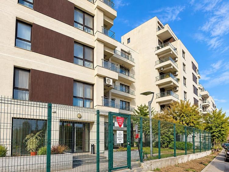 Apartament cu 4 camere semidecomandat, mobilat în Pipera