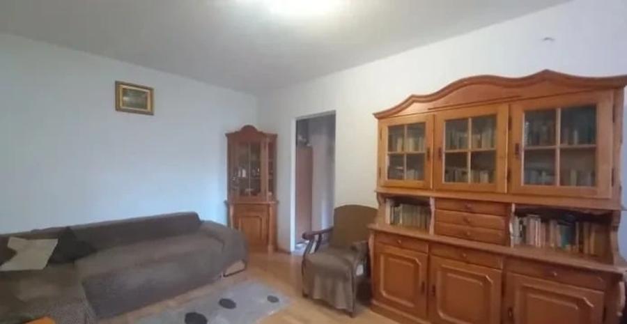 Apartament cu 4 camere semidecomandat în Brâncoveanu