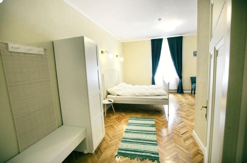 Apartament cu 3 camere decomandat în Sub Arini