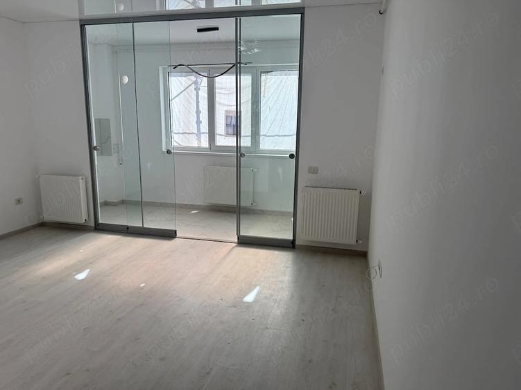 Apartament cu 2 camere semidecomandat în Roșu
