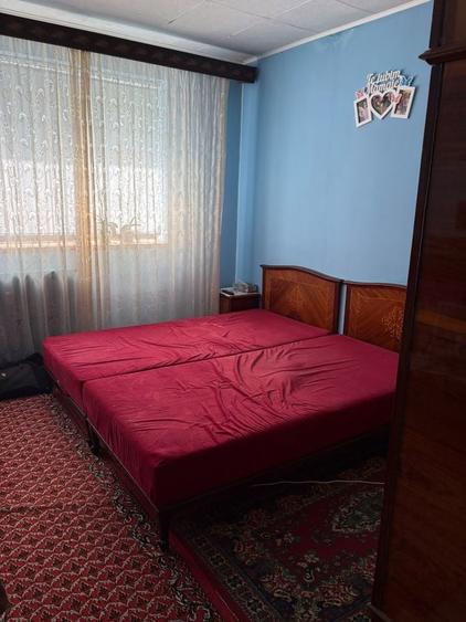 Apartament cu 3 camere semidecomandat în Exterior Vest