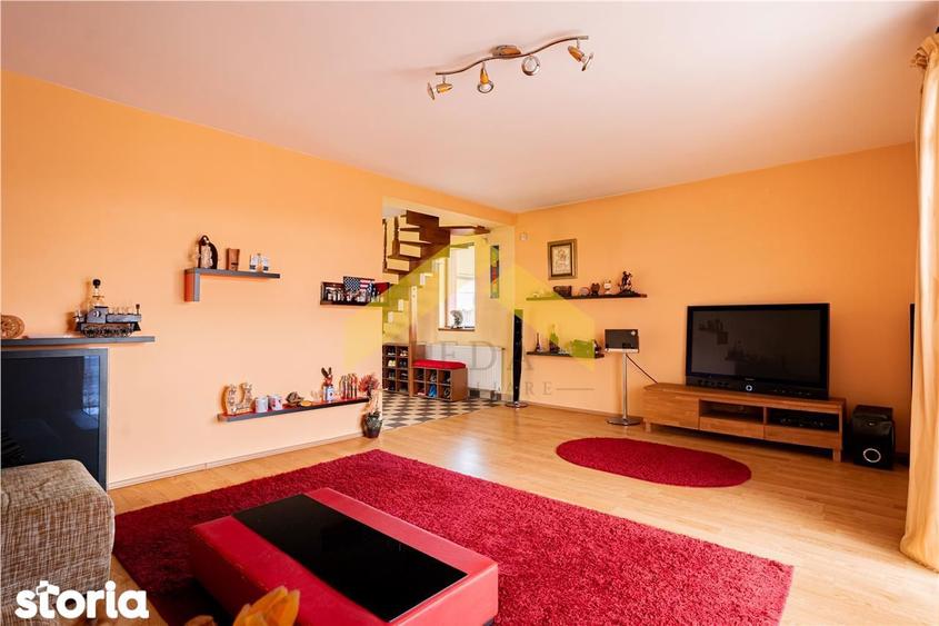 Casă cu 3 camere decomandat cu Teren 490 Mp în Zimandu Nou