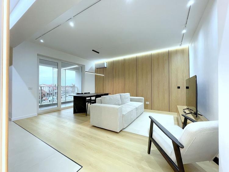 Apartament cu 3 camere decomandat, mobilat în Central
