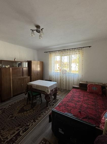 Casă cu 4 camere cu Teren 3200 Mp în Săsarm
