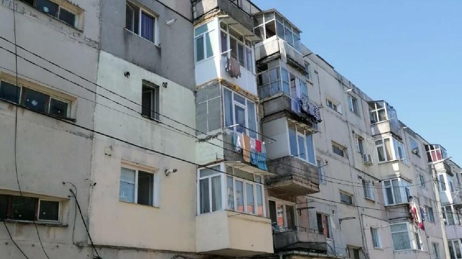Apartament cu 3 camere decomandat în Tineretului