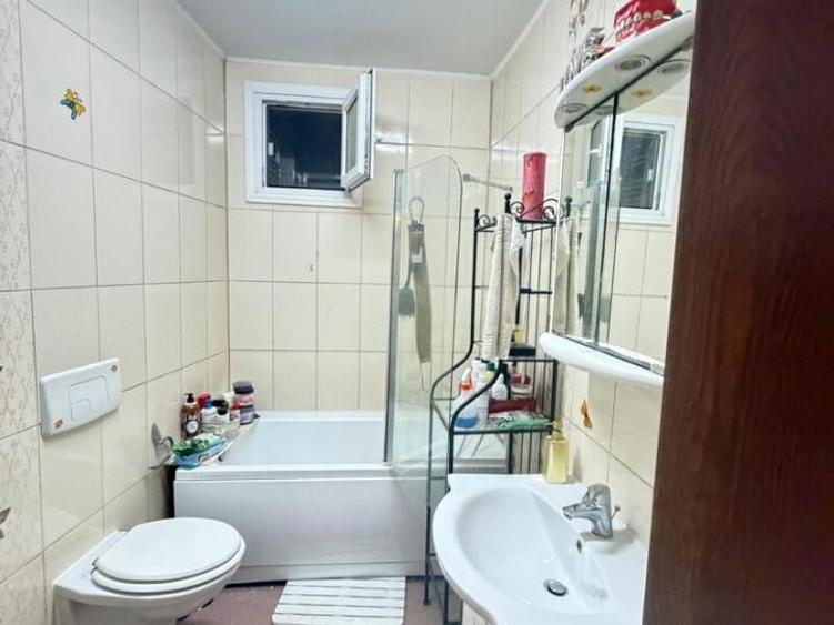 Apartament cu 3 camere decomandat, mobilat în Moșilor