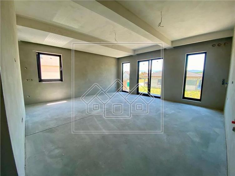 Apartament cu 3 camere nedecomandat în Arhitecților - Calea Cisnădiei