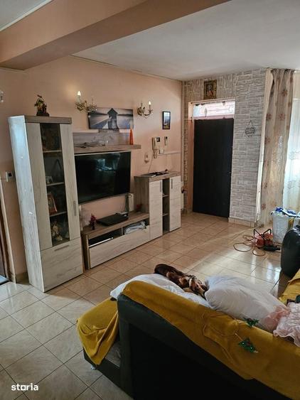 Casă cu 3 camere în Central