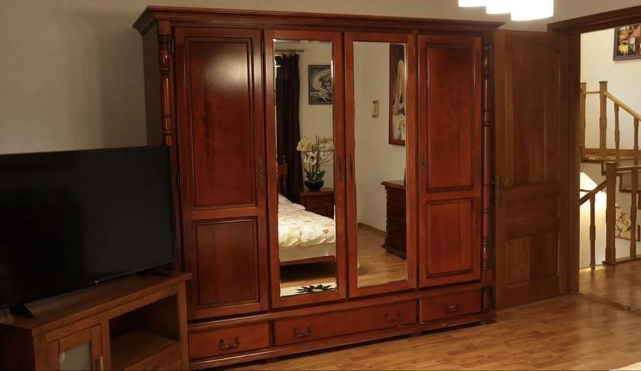 Casă cu 4 camere în Uiasca