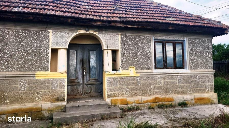 Teren de 2550 mp, în Merei