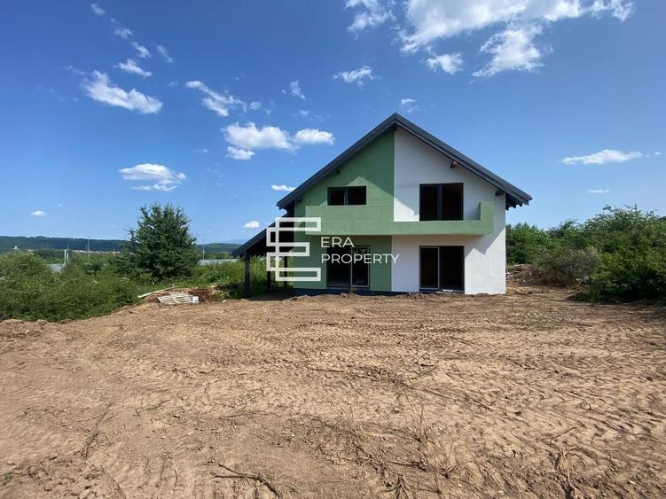 Casă individuală cu 5 camere cu Canalizare în Șelimbăr