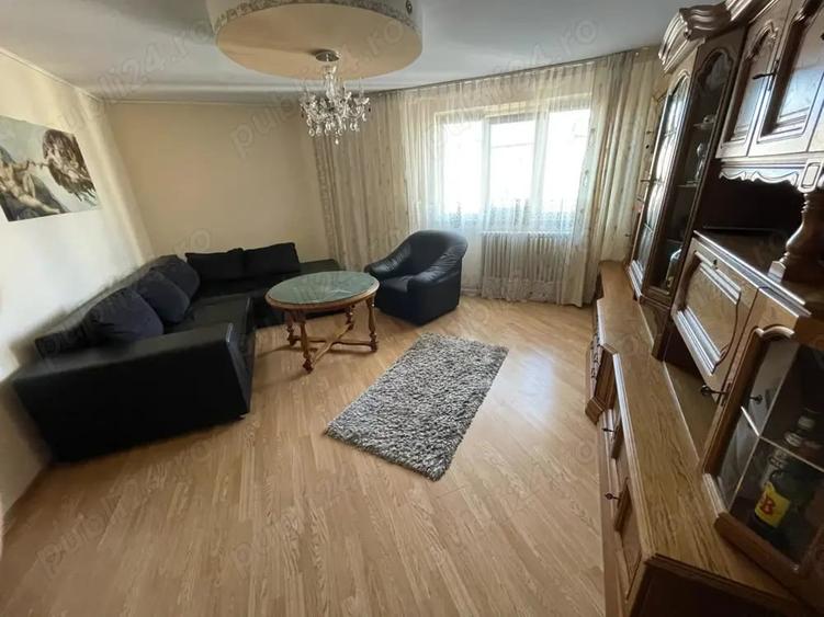 Apartament cu 3 camere în Drăgășani