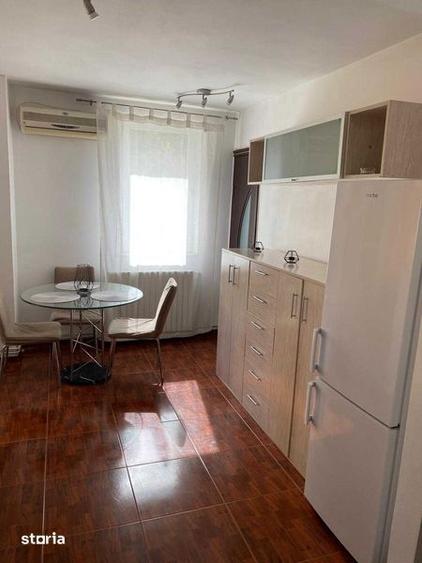 Apartament cu 3 camere în Tomis I