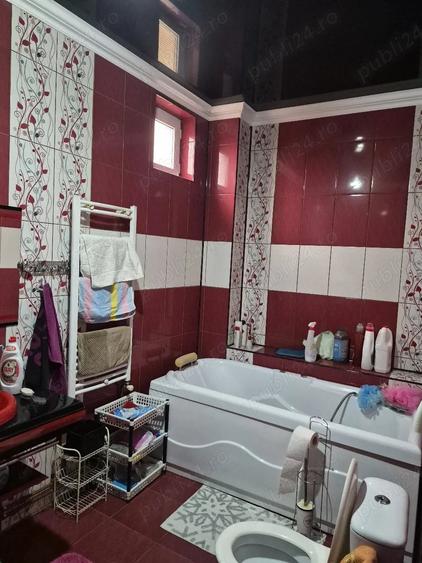 Casă cu 5 camere cu Teren 2850 Mp în Aradul Nou