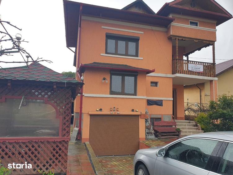 Casă cu 5 camere cu Teren 520 Mp în Vlădești