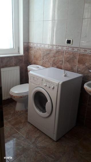 Casă cu 4 camere decomandat în Central