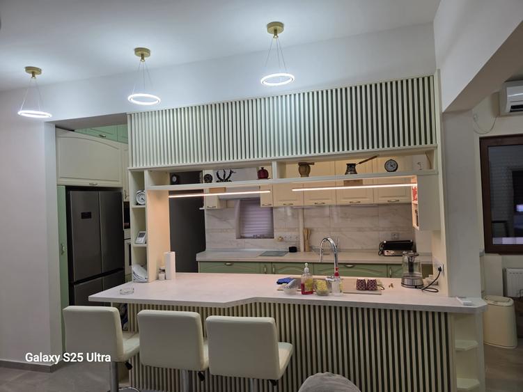 Apartament cu 3 camere decomandat în P-ța Amzei