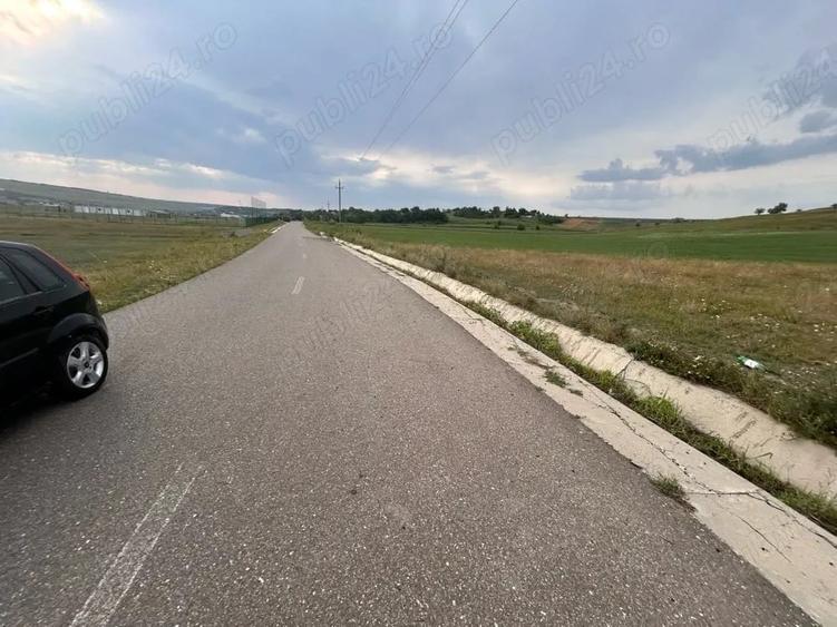 Teren de 12600 mp, în Siliștea