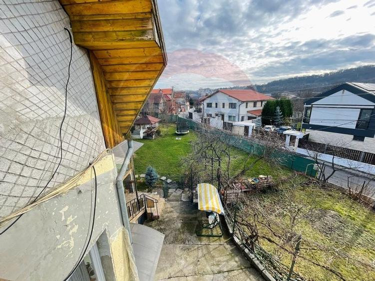 Casă individuală cu 6 camere cu Canalizare în Dâmbul Rotund