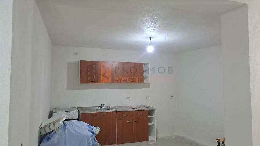 Casă individuală cu 4 camere cu Teren 528 Mp în Tisău