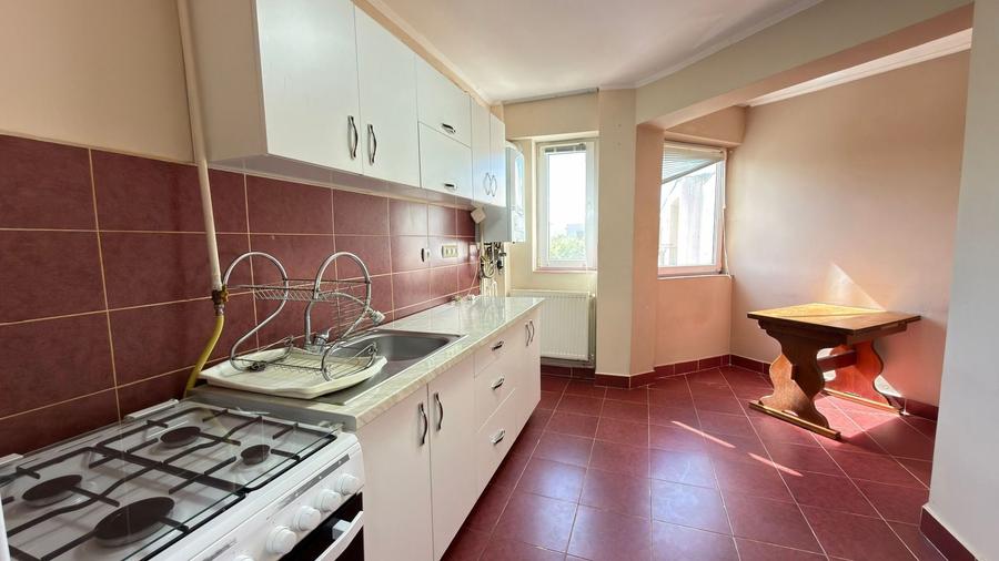Apartament cu 3 camere semidecomandat în Nord-Vest