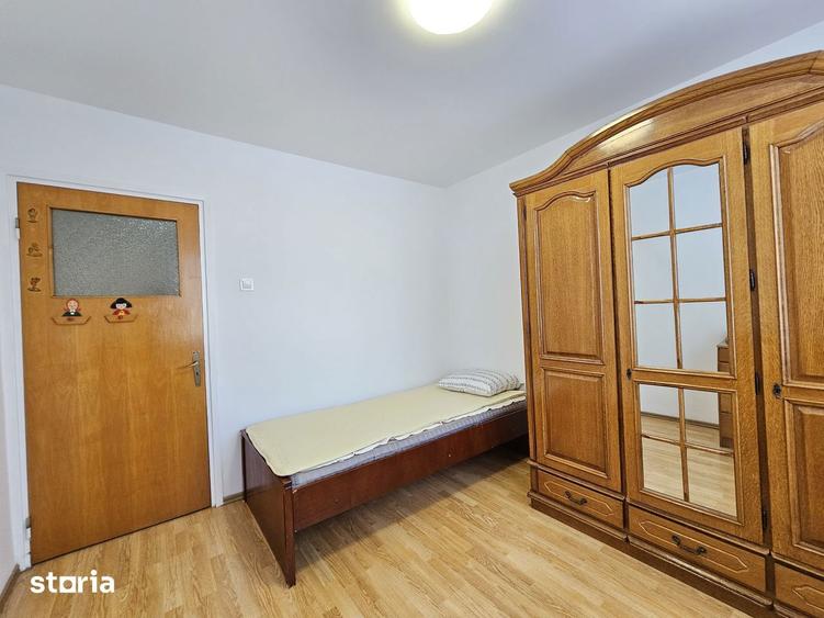 Apartament cu 3 camere decomandat, mobilat în Titan