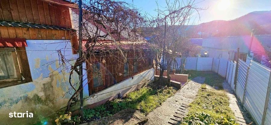 Casă cu 2 camere în Păușești