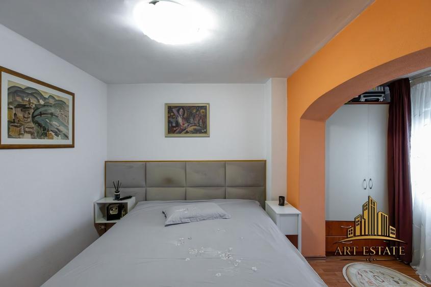 Apartament cu 4 camere decomandat, mobilat în Alexandru cel Bun