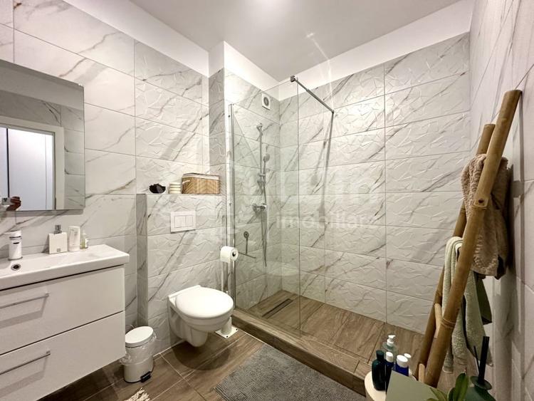 Apartament cu 2 camere semidecomandat, mobilat în Între Lacuri