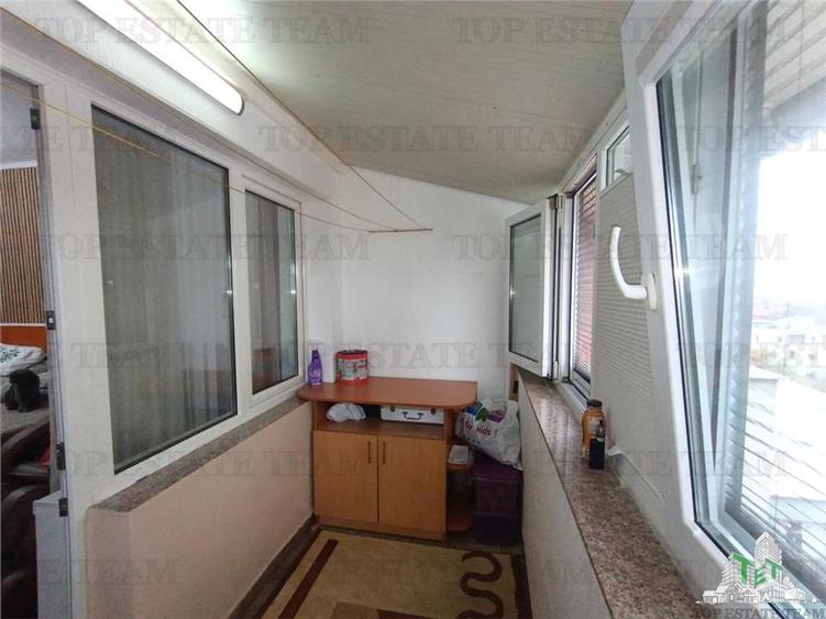 Apartament cu 3 camere semidecomandat, mobilat în Prelungirea Ghencea