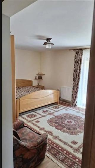 Casă cu 5 camere cu Teren 1304 Mp în Budeasa