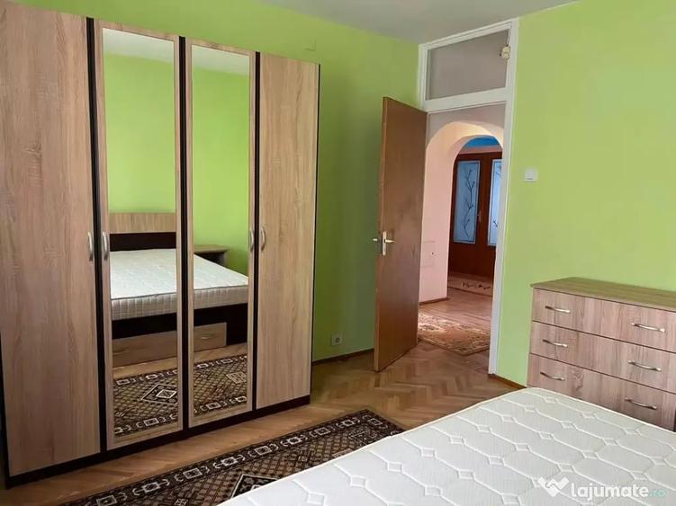 Apartament cu 4 camere decomandat în Timpuri Noi