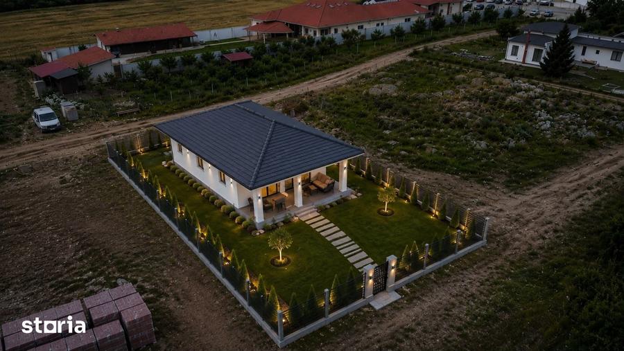 Casă cu 4 camere cu Teren 714 Mp în Burdea